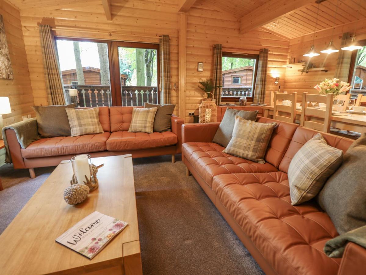 Leafy Hollow Lodge Louth  Exteriör bild